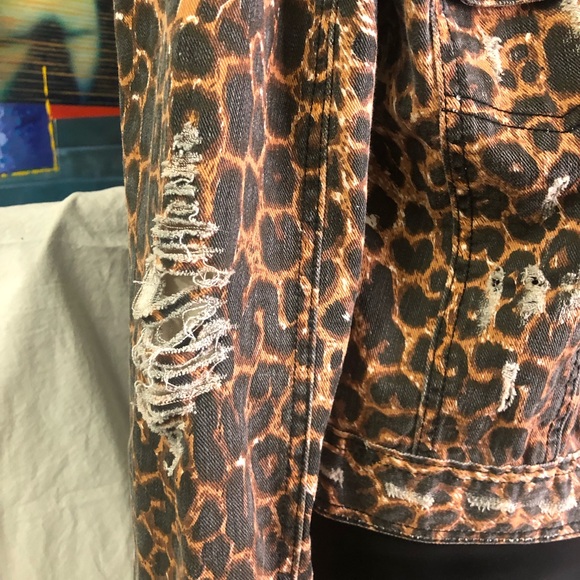 One Teaspoon Surrender Leopard Print Jean Jacket - Picture 5 of 11